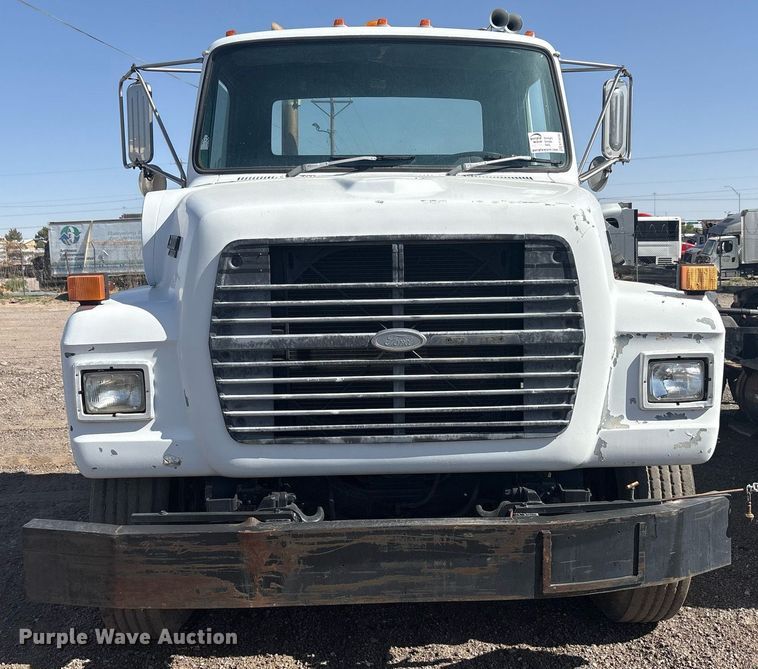 image for item EF3030 1987 Ford L8000 semi truck