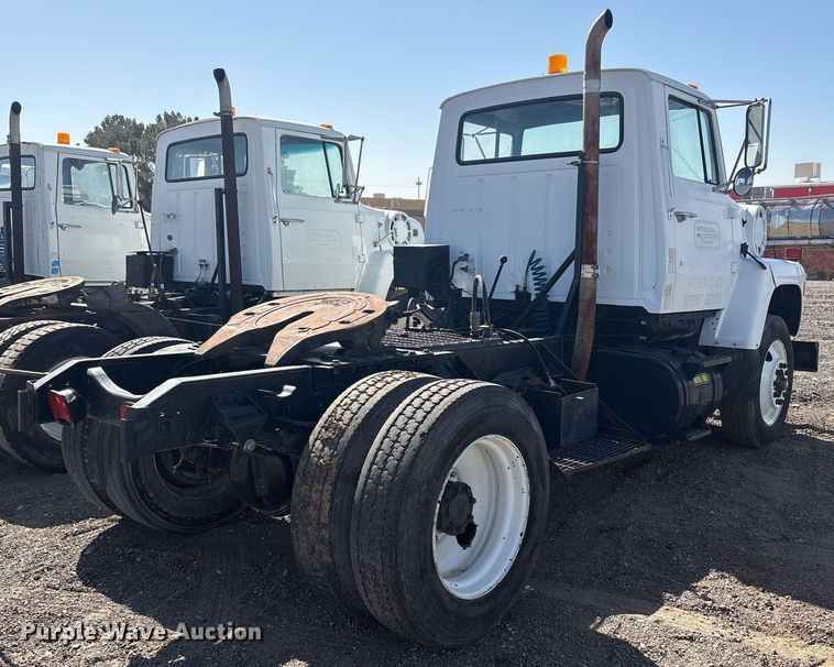 image for item EF3030 1987 Ford L8000 semi truck