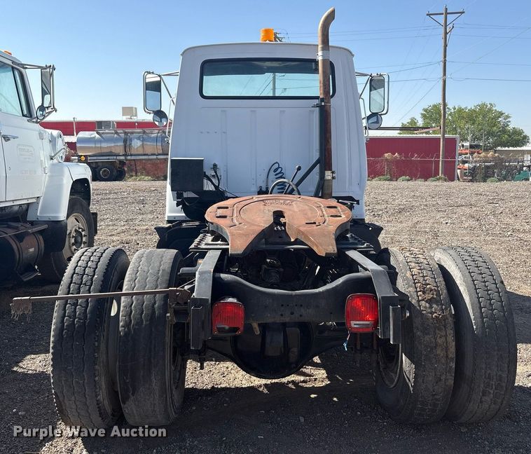 image for item EF3030 1987 Ford L8000 semi truck