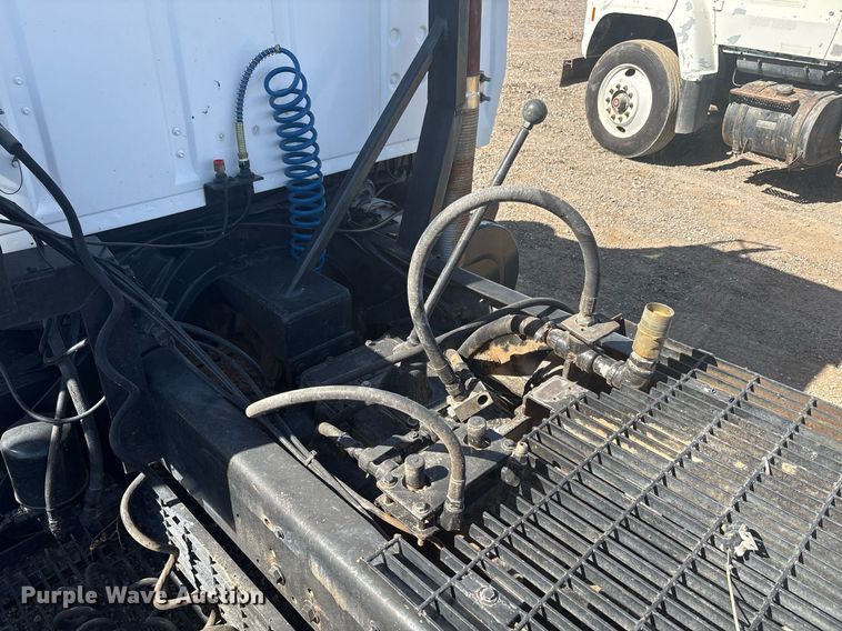 image for item EF3030 1987 Ford L8000 semi truck