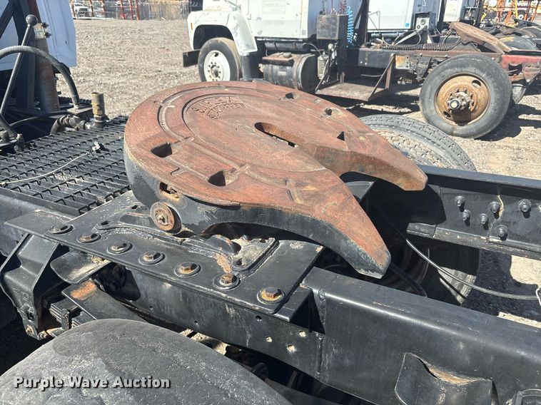 image for item EF3030 1987 Ford L8000 semi truck