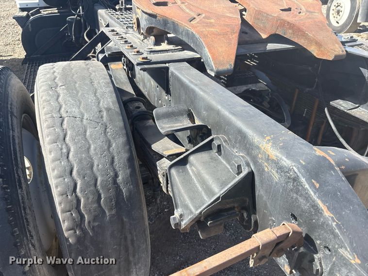 image for item EF3030 1987 Ford L8000 semi truck