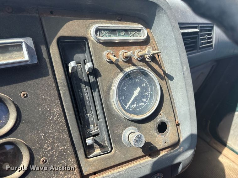 image for item EF3030 1987 Ford L8000 semi truck