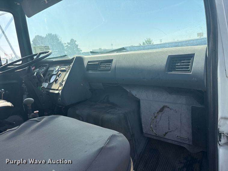 image for item EF3030 1987 Ford L8000 semi truck