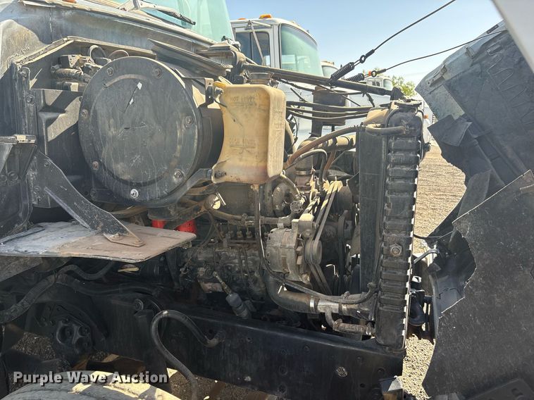 image for item EF3030 1987 Ford L8000 semi truck