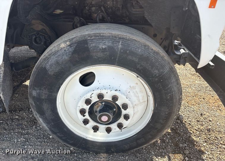 image for item EF3030 1987 Ford L8000 semi truck