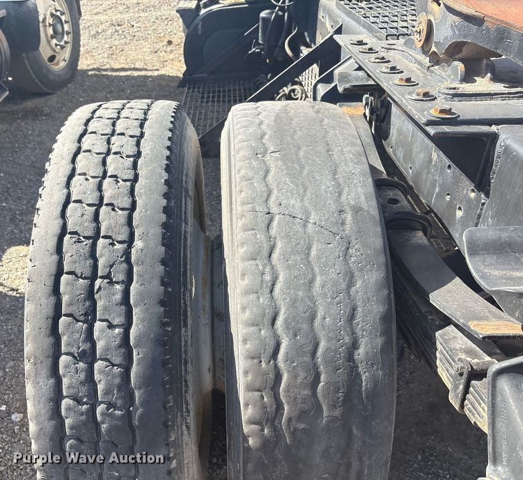 image for item EF3030 1987 Ford L8000 semi truck