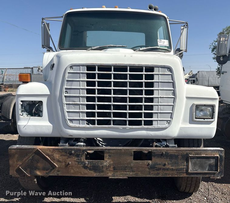 image for item EF3031 1987 Ford L8000 semi truck
