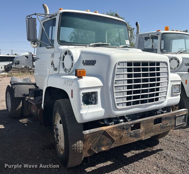 image for item EF3031 1987 Ford L8000 semi truck