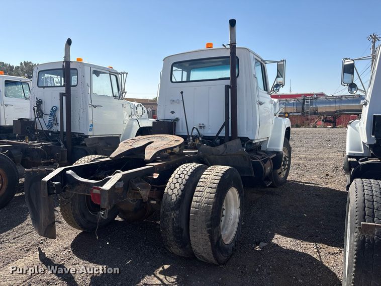 image for item EF3031 1987 Ford L8000 semi truck