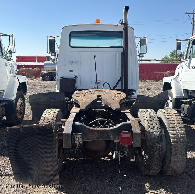 image for item EF3031 1987 Ford L8000 semi truck