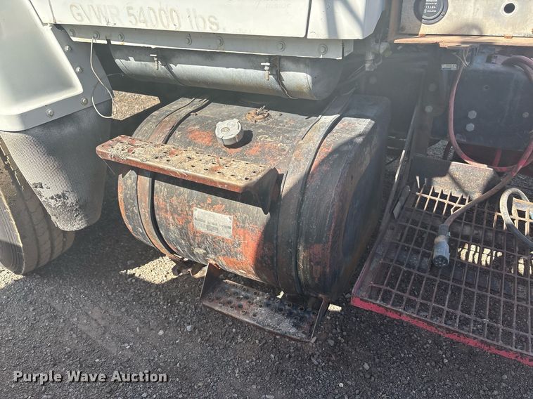 image for item EF3031 1987 Ford L8000 semi truck