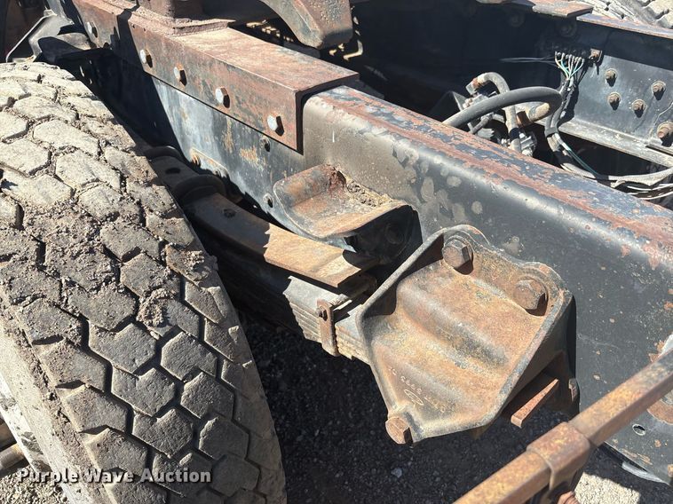 image for item EF3031 1987 Ford L8000 semi truck