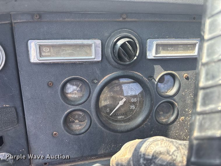 image for item EF3031 1987 Ford L8000 semi truck