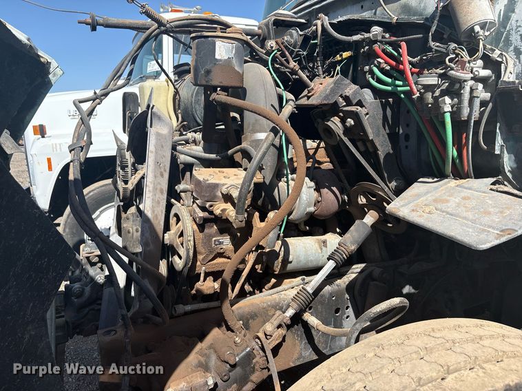 image for item EF3031 1987 Ford L8000 semi truck