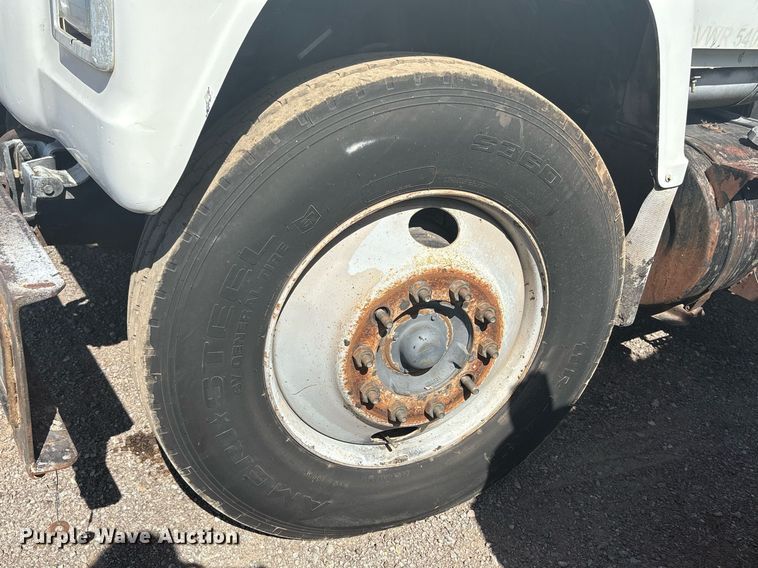 image for item EF3031 1987 Ford L8000 semi truck