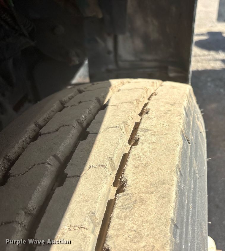 image for item EF3031 1987 Ford L8000 semi truck