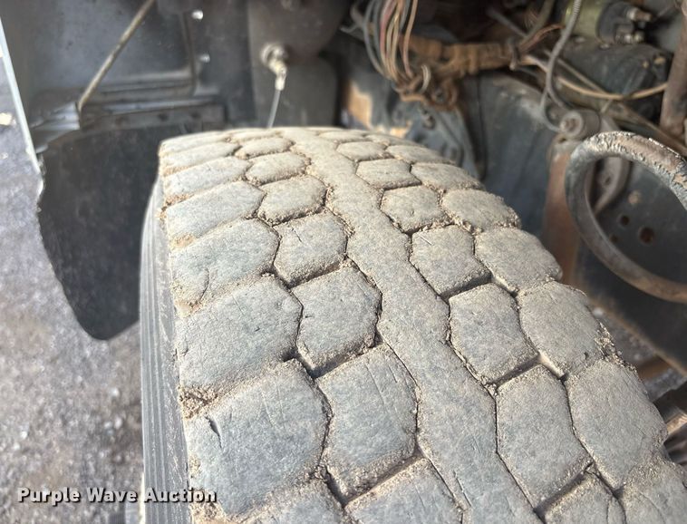 image for item EF3031 1987 Ford L8000 semi truck