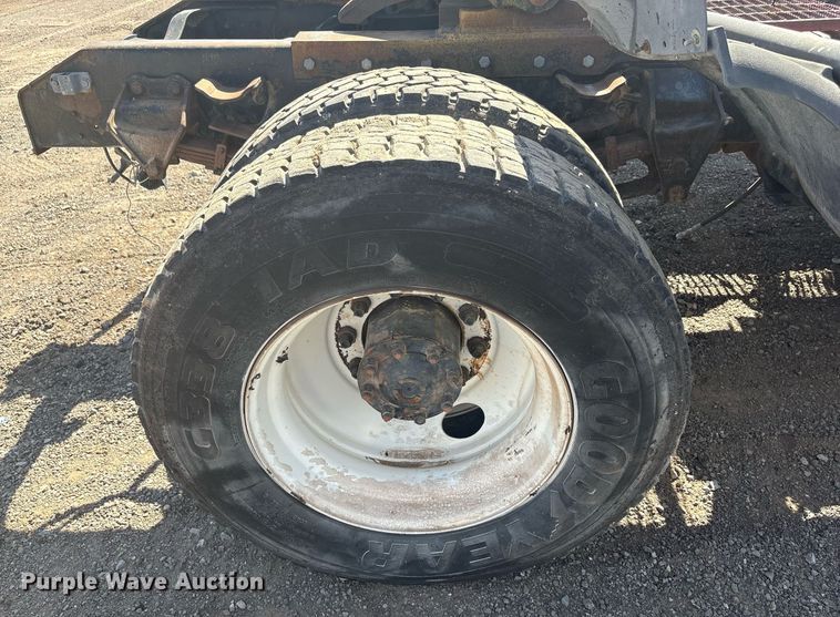 image for item EF3031 1987 Ford L8000 semi truck