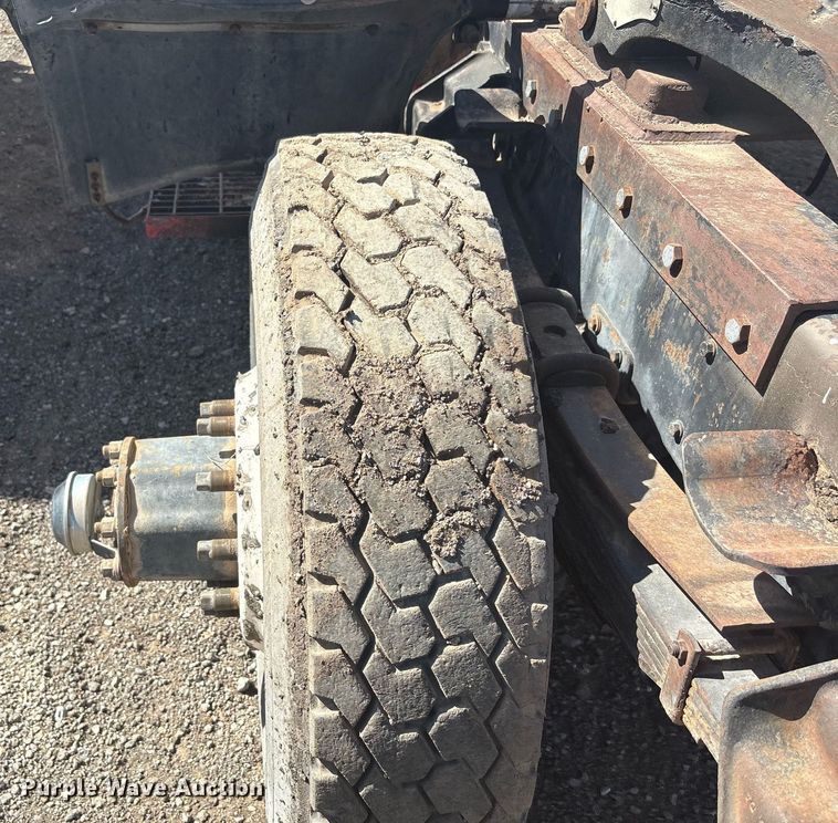 image for item EF3031 1987 Ford L8000 semi truck