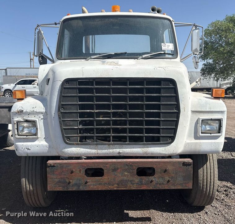 image for item EF3032 1987 Ford LN8000 semi truck