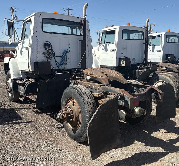 image for item EF3032 1987 Ford LN8000 semi truck