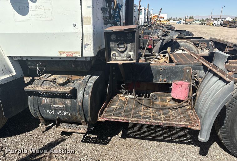 image for item EF3032 1987 Ford LN8000 semi truck