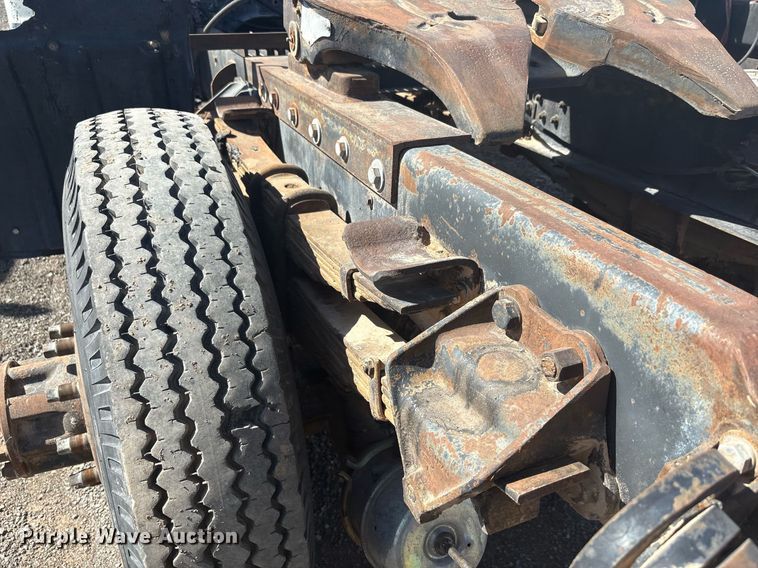 image for item EF3032 1987 Ford LN8000 semi truck