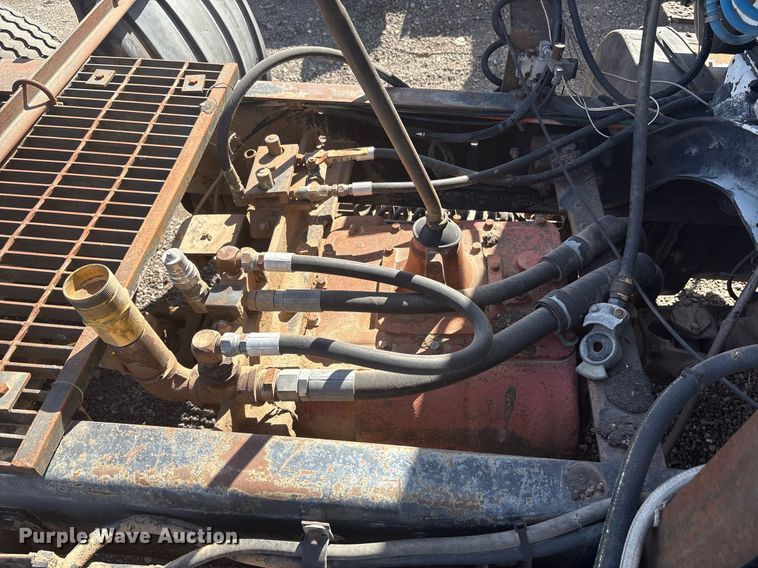 image for item EF3032 1987 Ford LN8000 semi truck