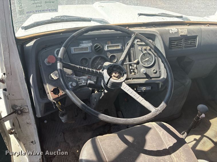 image for item EF3032 1987 Ford LN8000 semi truck