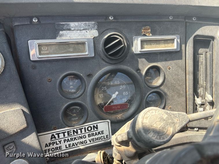 image for item EF3032 1987 Ford LN8000 semi truck