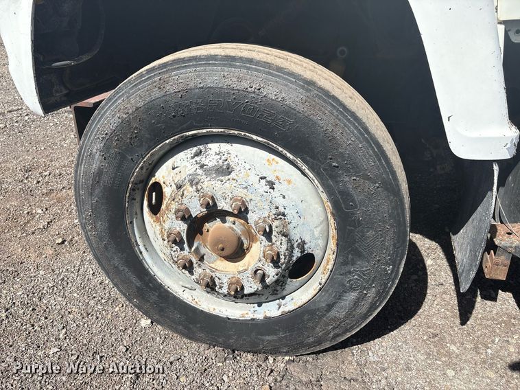 image for item EF3032 1987 Ford LN8000 semi truck