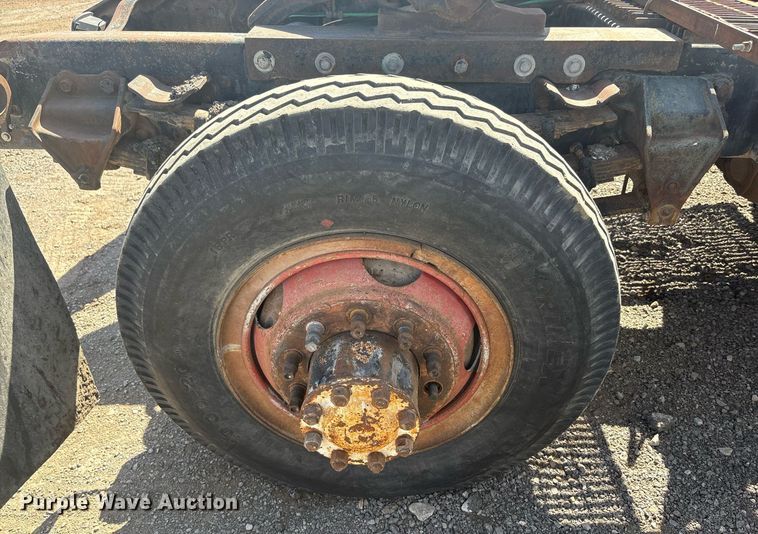 image for item EF3032 1987 Ford LN8000 semi truck