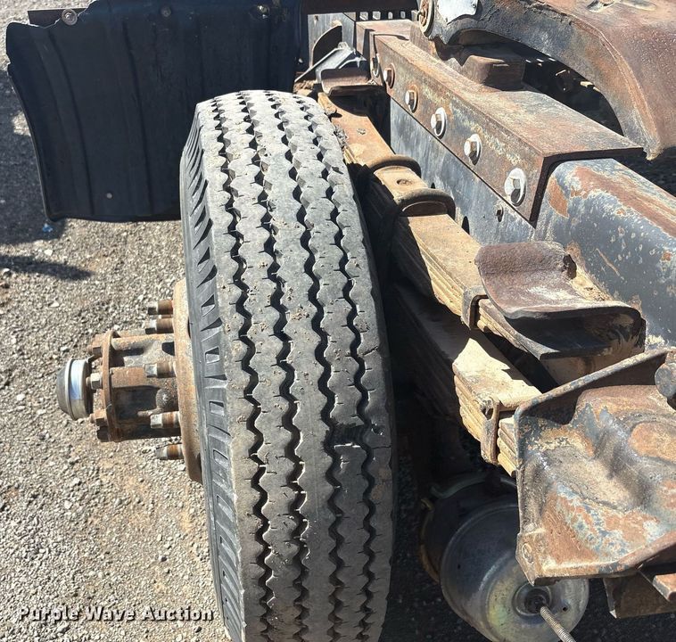 image for item EF3032 1987 Ford LN8000 semi truck