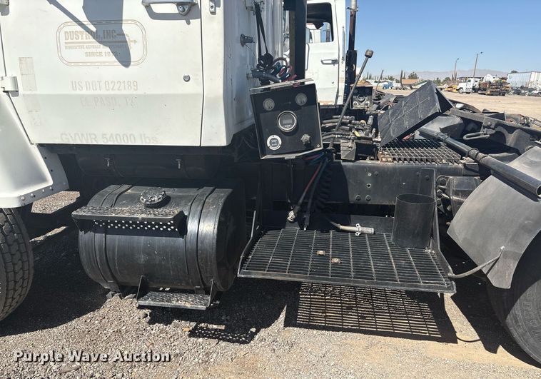 image for item EF3033 1987 Ford L8000 semi truck