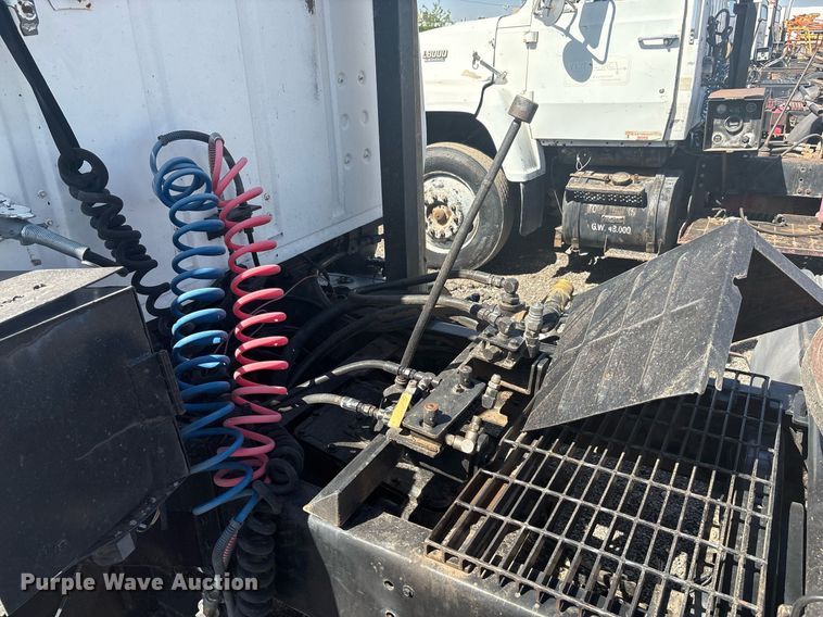 image for item EF3033 1987 Ford L8000 semi truck