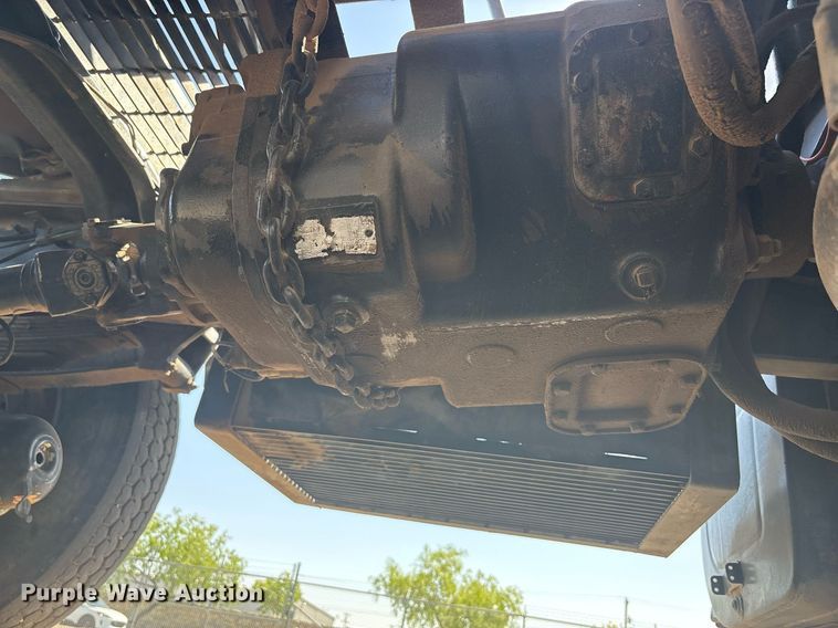 image for item EF3033 1987 Ford L8000 semi truck