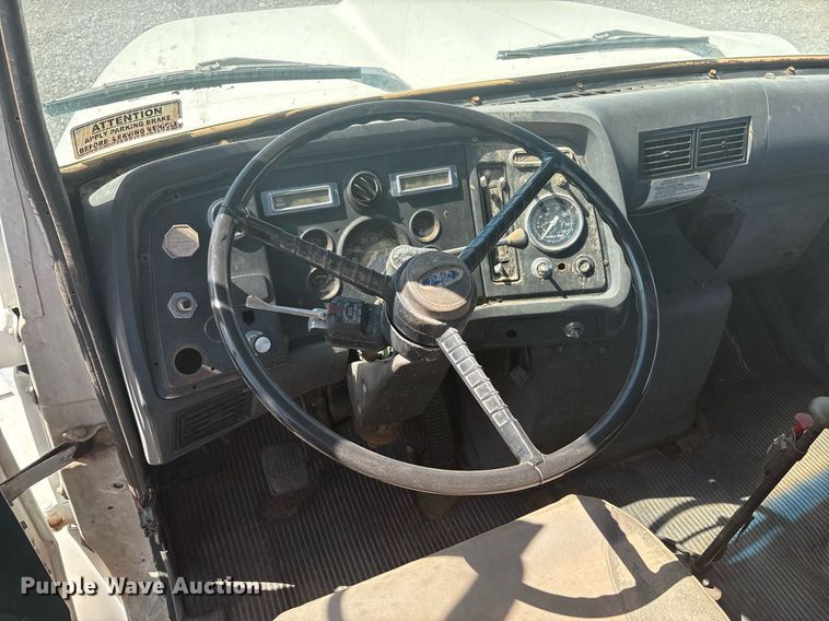 image for item EF3033 1987 Ford L8000 semi truck