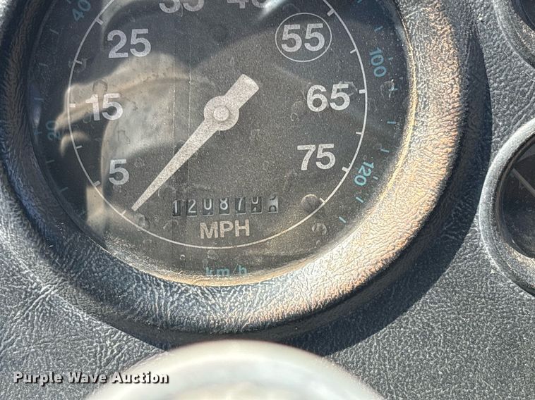 image for item EF3033 1987 Ford L8000 semi truck