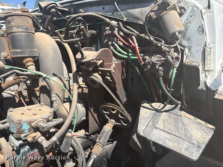 image for item EF3033 1987 Ford L8000 semi truck