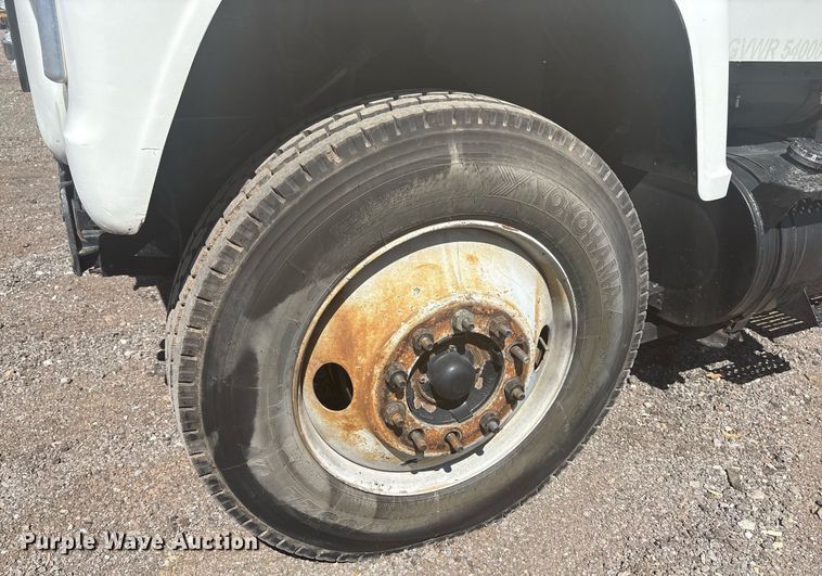 image for item EF3033 1987 Ford L8000 semi truck