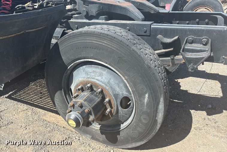 image for item EF3033 1987 Ford L8000 semi truck