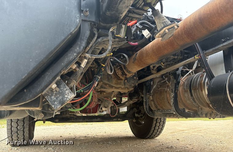 image for item EF3098 2020 Kenworth T880 semi truck