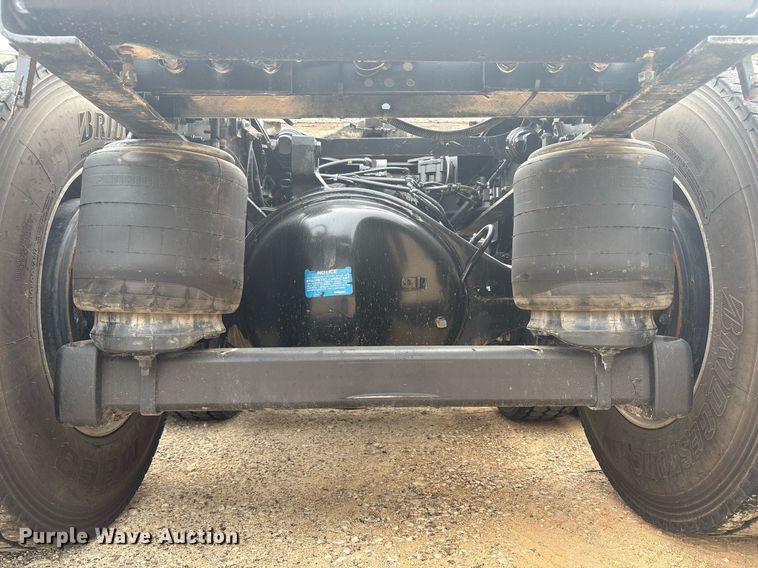 image for item EF3098 2020 Kenworth T880 semi truck