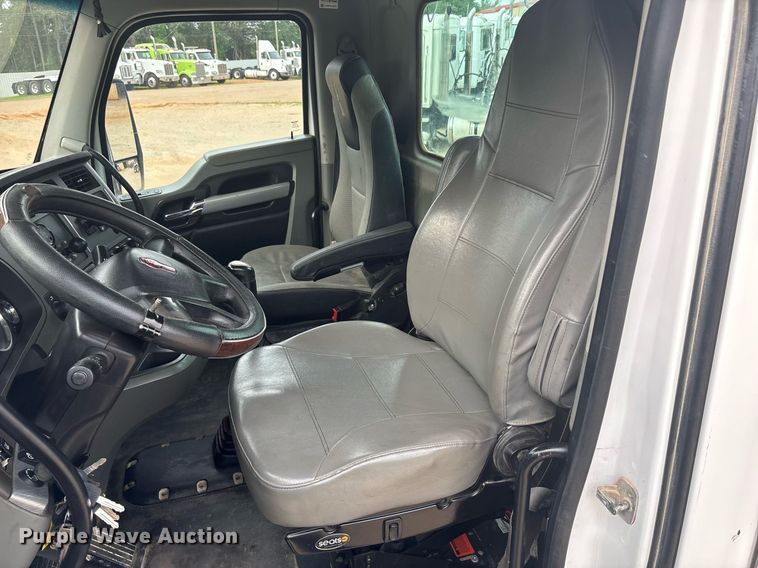 image for item EF3098 2020 Kenworth T880 semi truck