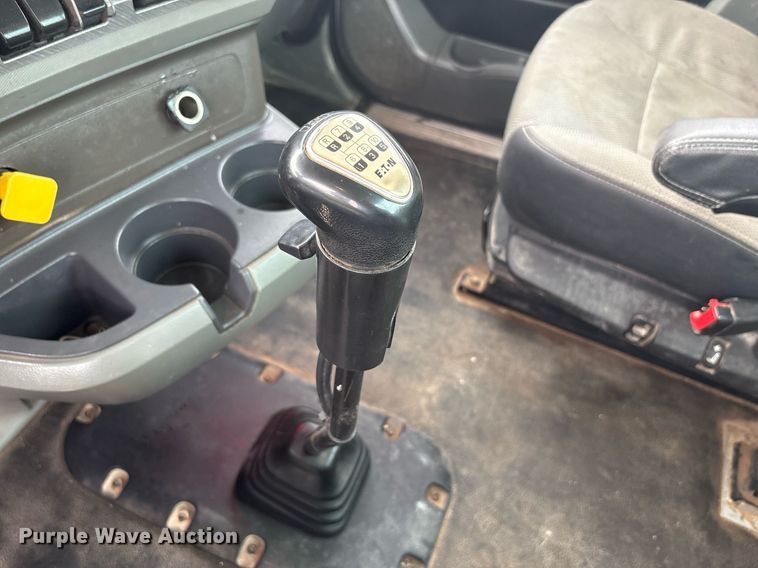 image for item EF3098 2020 Kenworth T880 semi truck