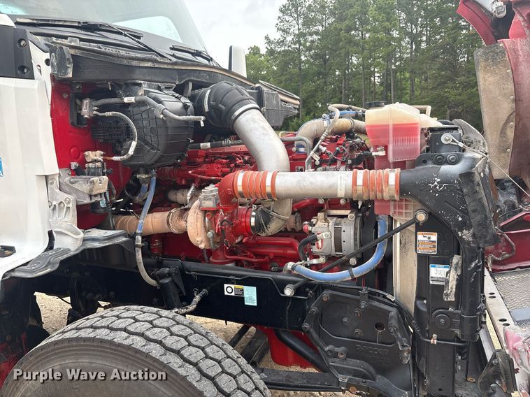 image for item EF3098 2020 Kenworth T880 semi truck