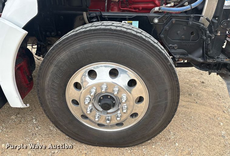 image for item EF3098 2020 Kenworth T880 semi truck