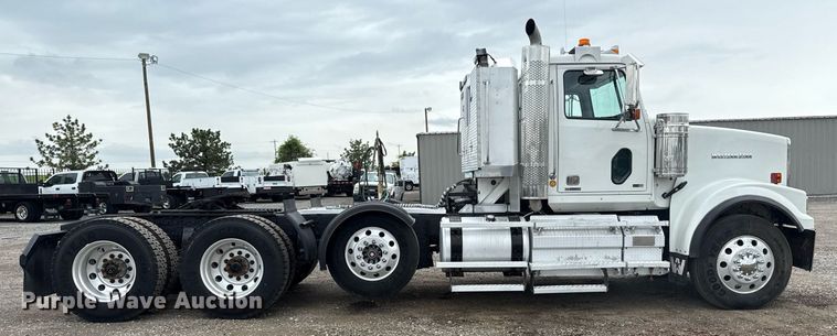 image for item EG5806 2012 Western Star 4900 Conventional  semi truck