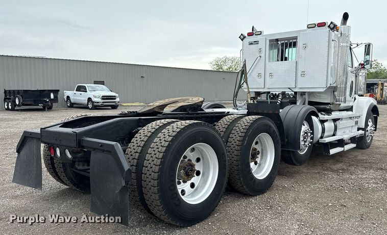 image for item EG5806 2012 Western Star 4900 Conventional  semi truck